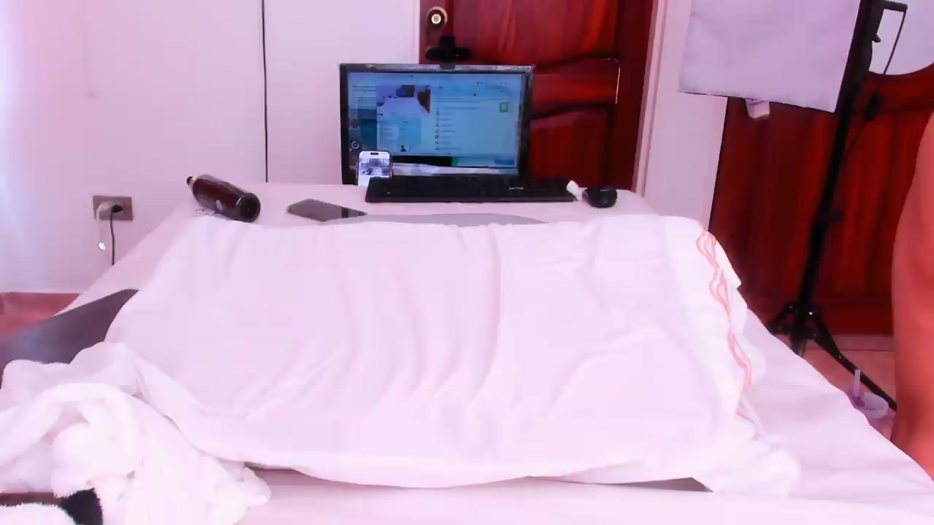Gallery image thumbnail from SweetNinotCHk's myfreecams stream on, 06/10/2026, 19:59 image 8 of 20