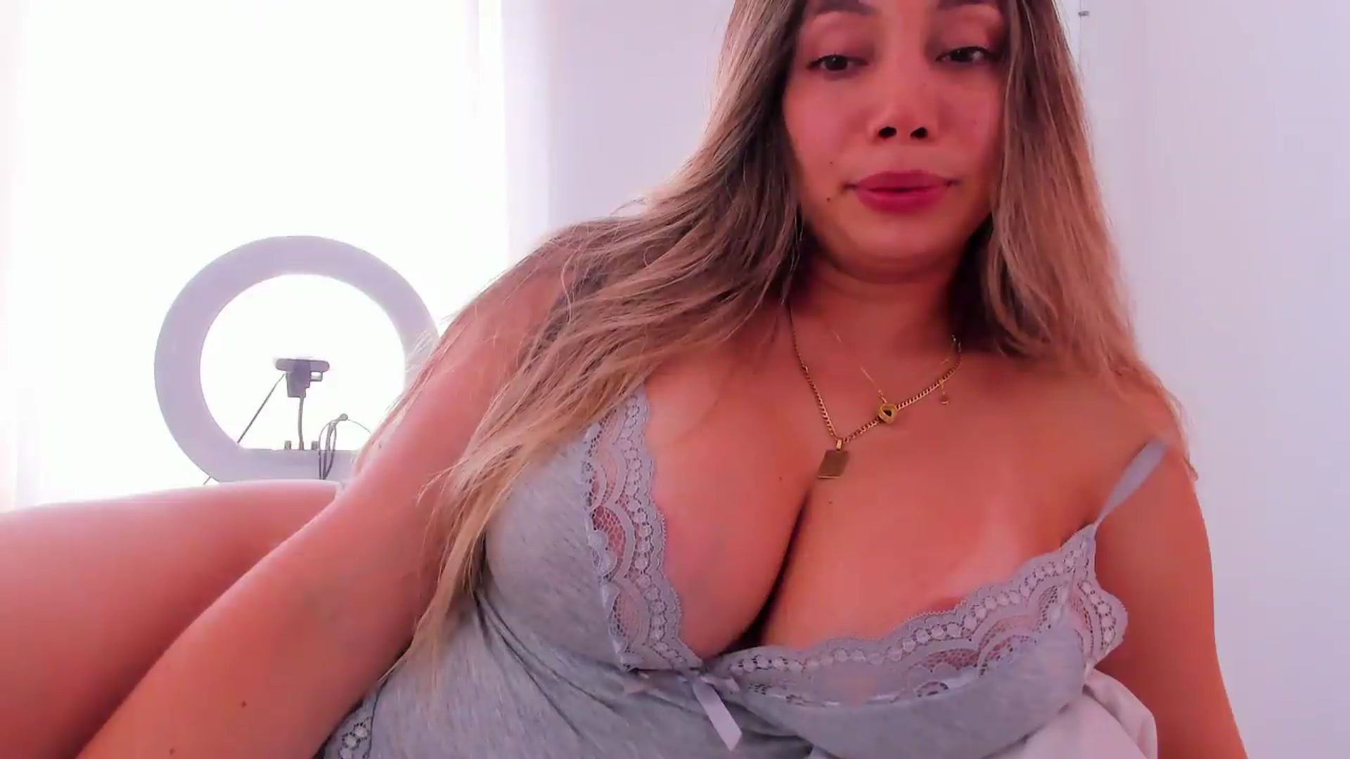 Gallery image thumbnail from SweetNinotCHk's myfreecams stream on, 06/12/2026, 19:02 image 10 of 20