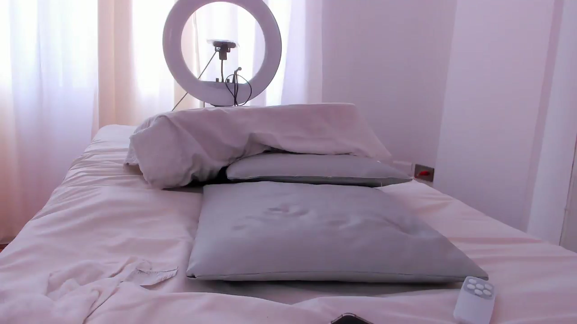 Gallery image thumbnail from SweetNinotCHk's myfreecams stream on, 06/19/2026, 19:17 image 14 of 20