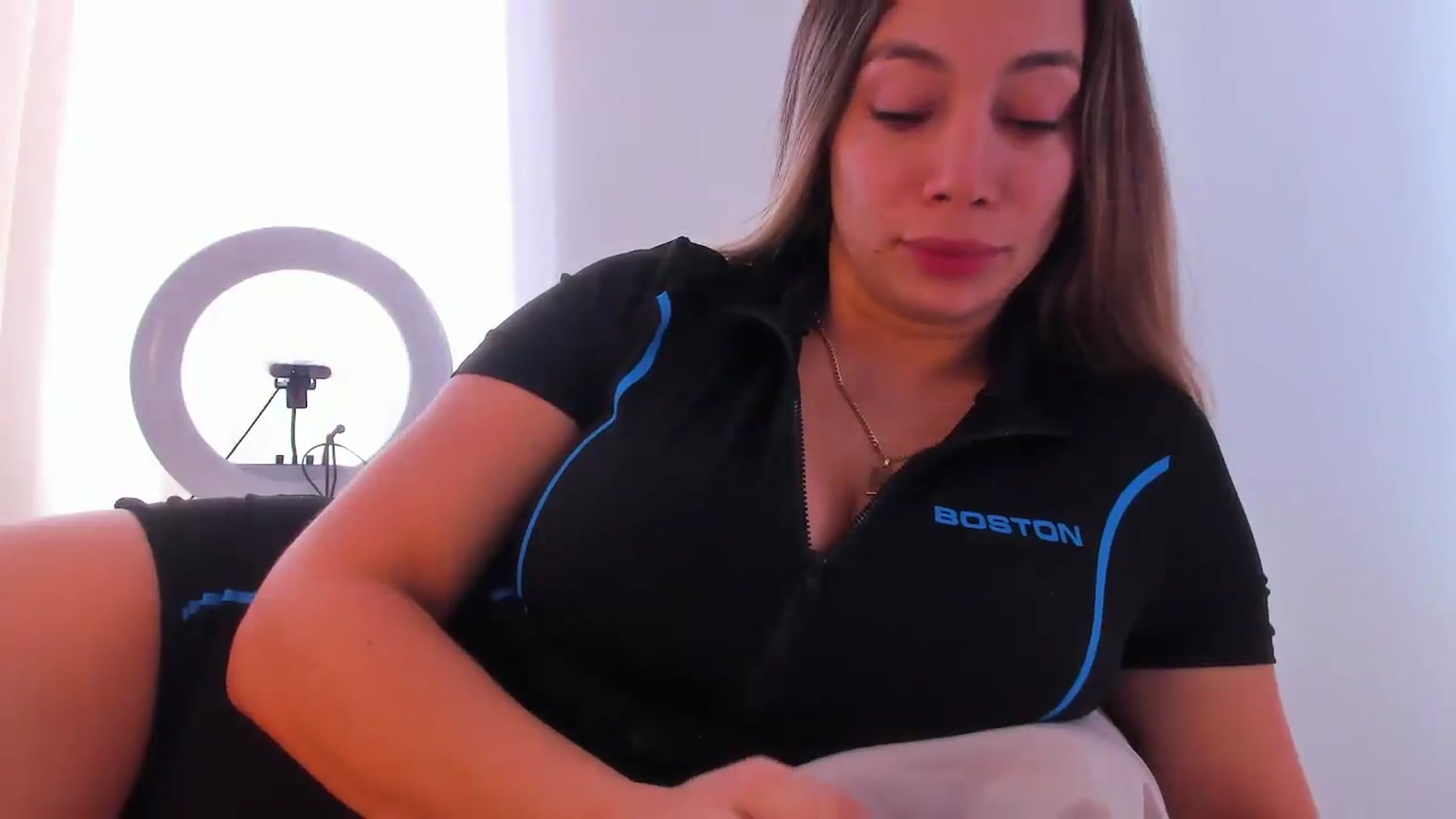 Gallery image thumbnail from SweetNinotCHk's myfreecams stream on, 06/20/2026, 14:17 image 15 of 20