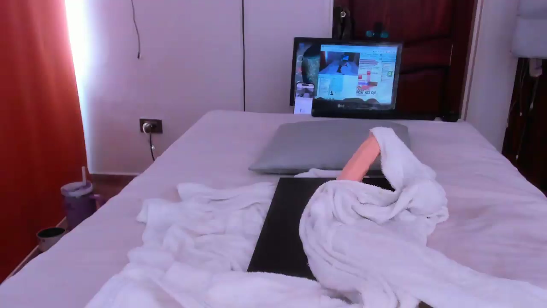Gallery image thumbnail from SweetNinotCHk's myfreecams stream on, 06/23/2026, 17:00 image 14 of 20