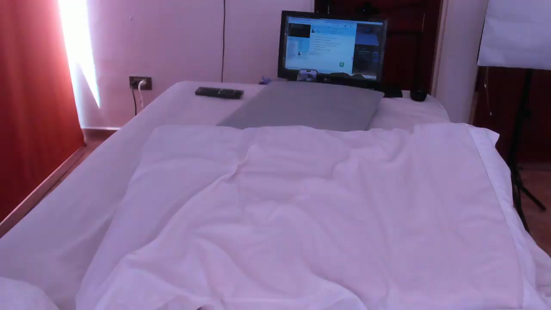 Gallery image thumbnail from SweetNinotCHk's myfreecams stream on, 07/15/2026, 16:57 image 16 of 20