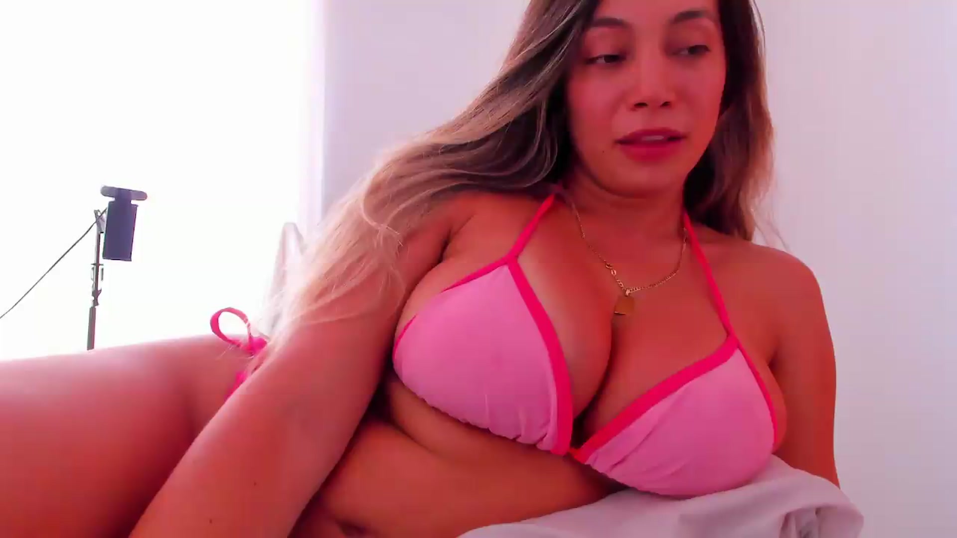 Gallery image thumbnail from SweetNinotCHk's myfreecams stream on, 07/15/2026, 20:15 image 10 of 20