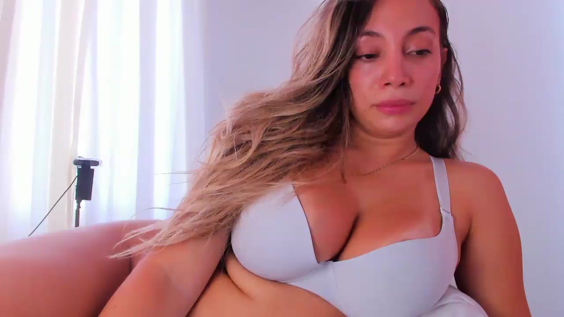 Gallery image thumbnail from SweetNinotCHk's myfreecams stream on, 07/30/2026, 22:02 image 9 of 20