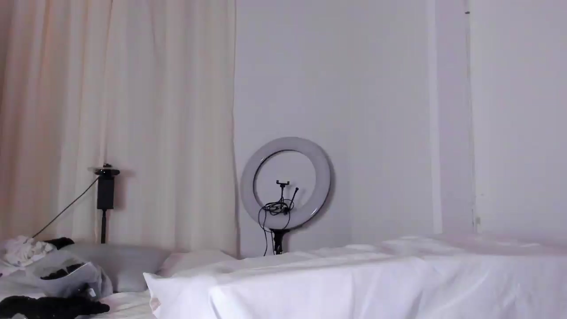 Gallery image thumbnail from SweetNinotCHk's myfreecams stream on, 08/04/2026, 03:44 image 15 of 20