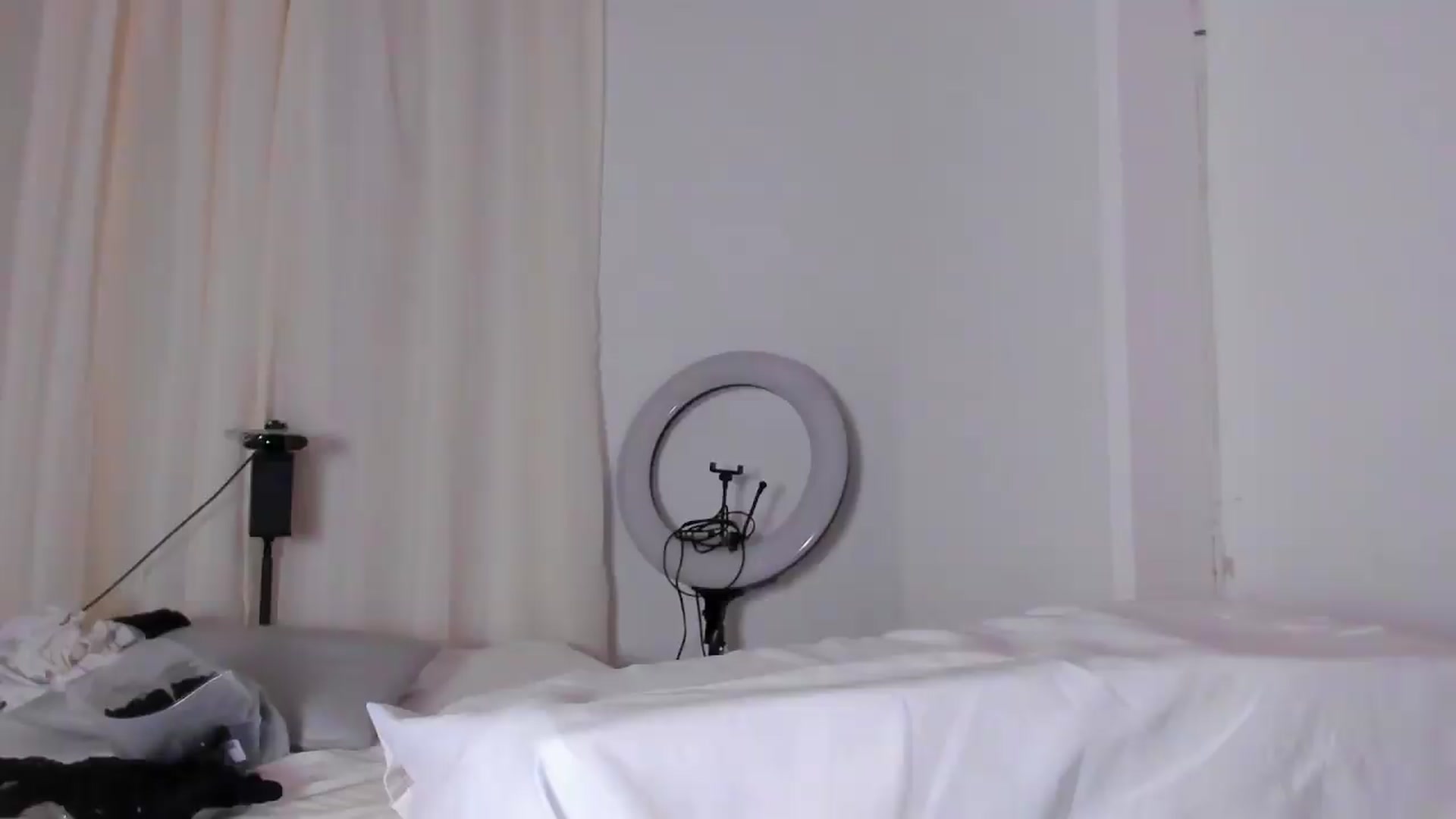 Gallery image thumbnail from SweetNinotCHk's myfreecams stream on, 08/04/2026, 03:44 image 14 of 20