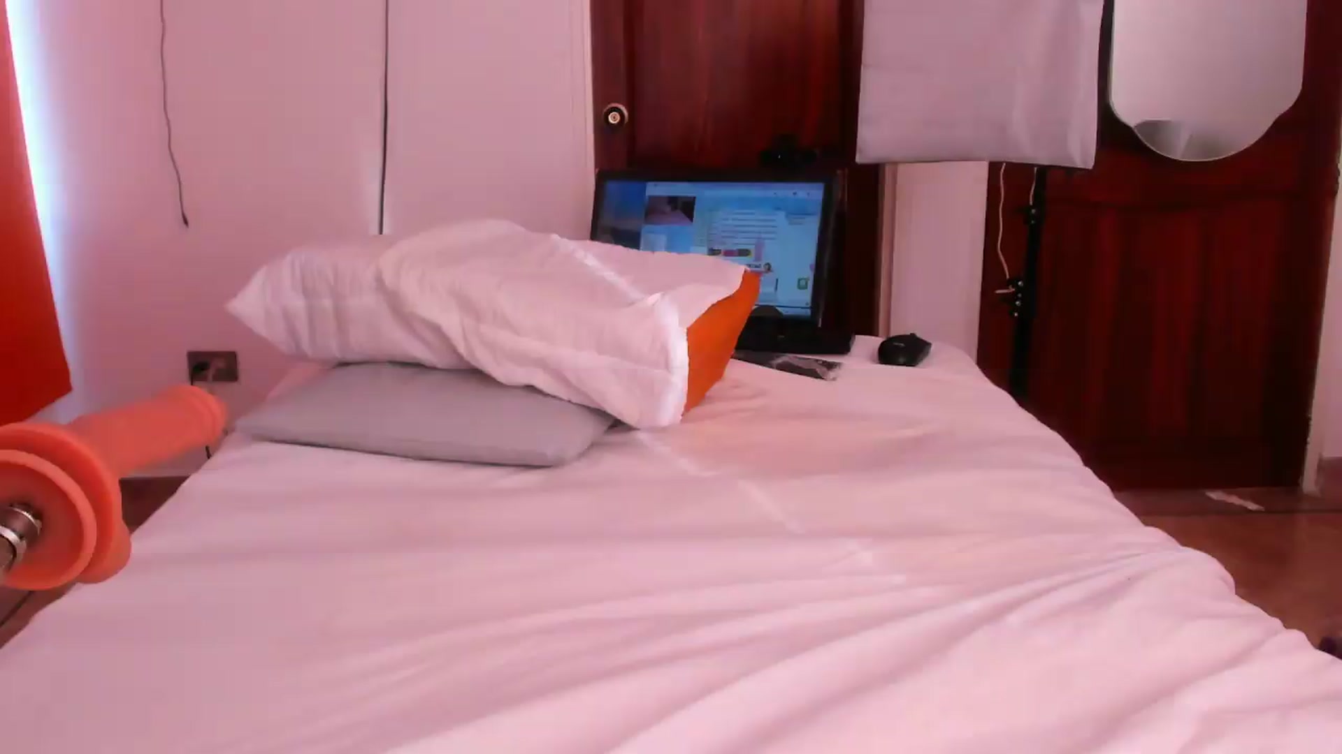 Gallery image thumbnail from SweetNinotCHk's myfreecams stream on, 08/21/2026, 22:20 image 10 of 20