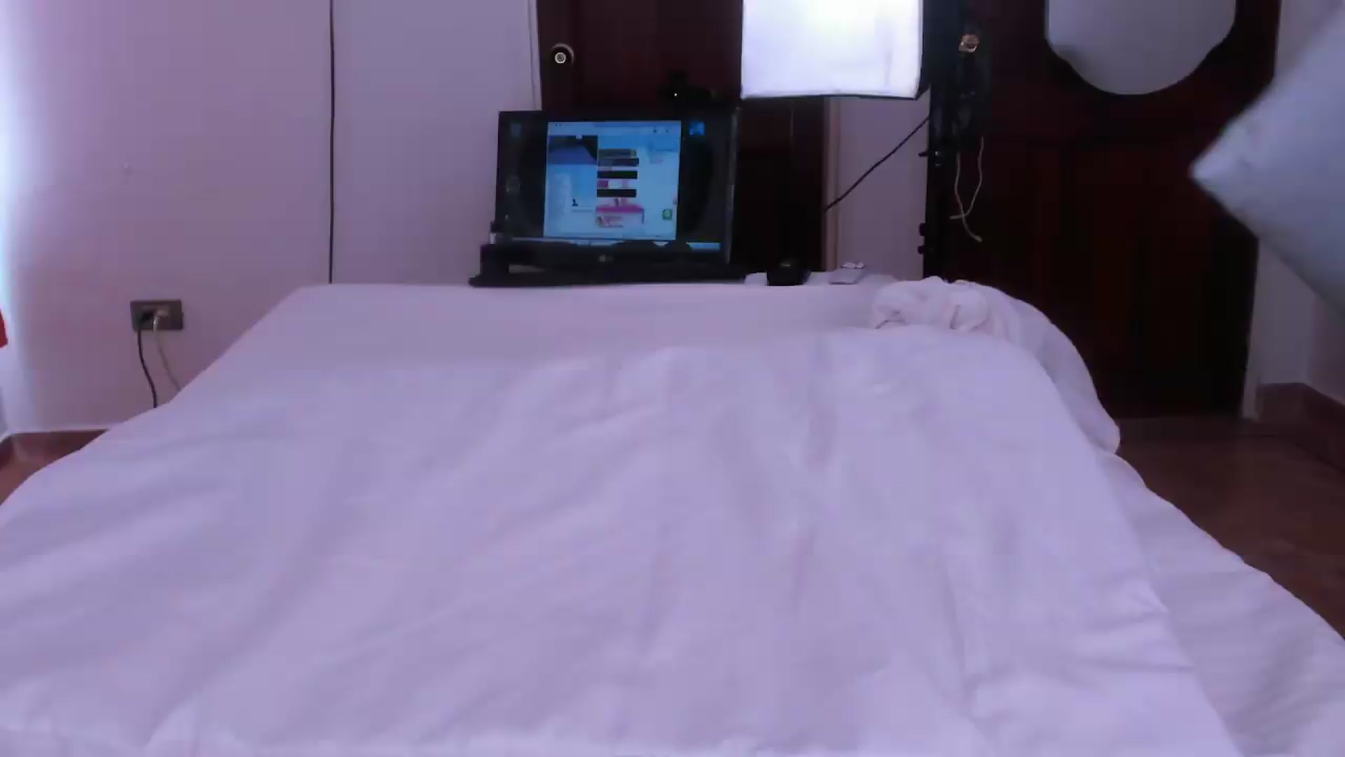 Gallery image thumbnail from SweetNinotCHk's myfreecams stream on, 08/24/2026, 15:55 image 6 of 20