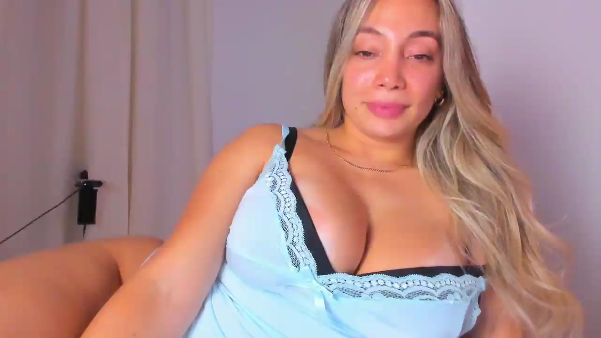 Gallery image thumbnail from SweetNinotCHk's myfreecams stream on, 08/28/2026, 03:17 image 20 of 20