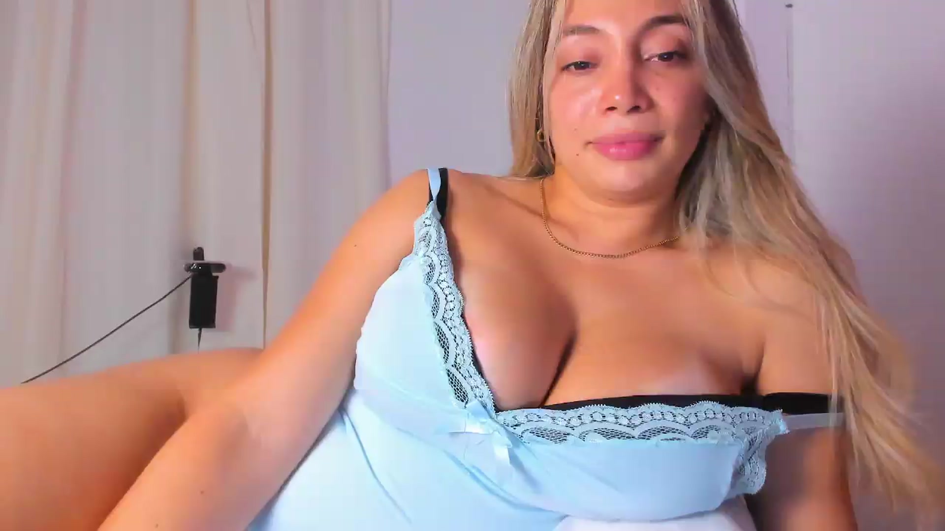 Gallery image thumbnail from SweetNinotCHk's myfreecams stream on, 08/28/2026, 03:17 image 9 of 20