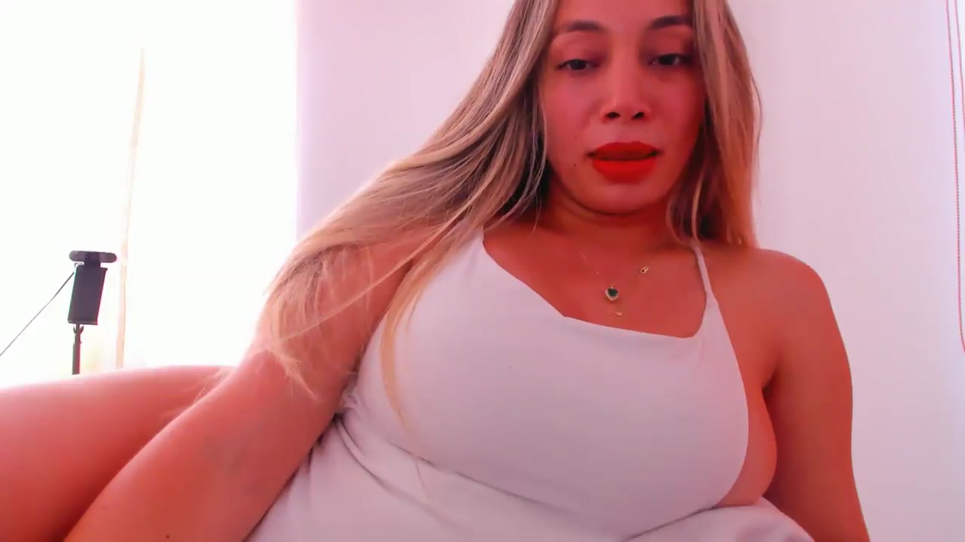 Gallery image thumbnail from SweetNinotCHk's myfreecams stream on, 09/04/2026, 22:05 image 2 of 20