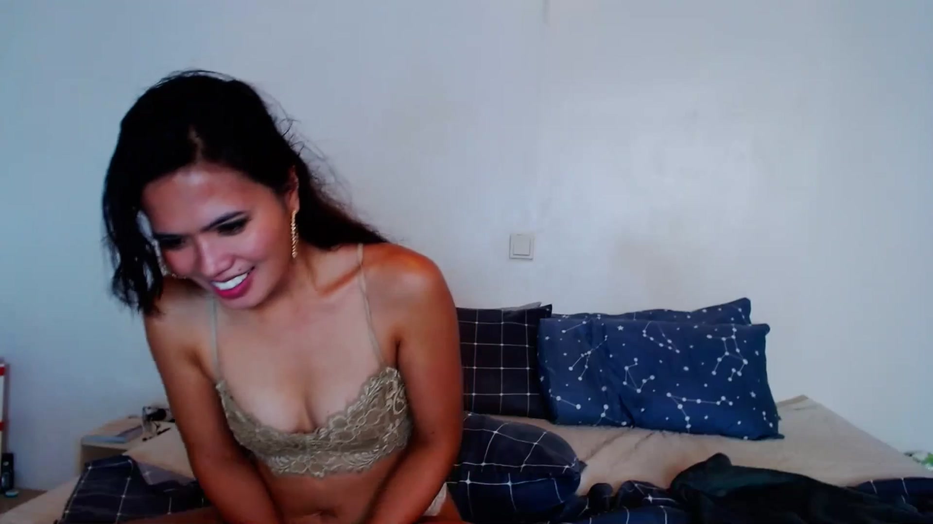 Gallery image thumbnail from SweetOne_4u's myfreecams stream on, 08/23/2023, 23:16 image 9 of 20