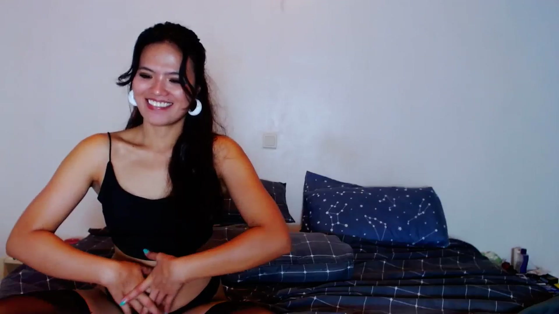 Gallery image thumbnail from SweetOne_4u's myfreecams stream on, 08/29/2023, 21:32 image 5 of 20
