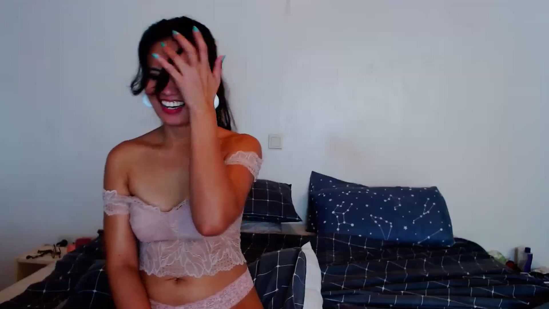 Gallery image thumbnail from SweetOne_4u's myfreecams stream on, 08/29/2023, 22:23 image 16 of 20