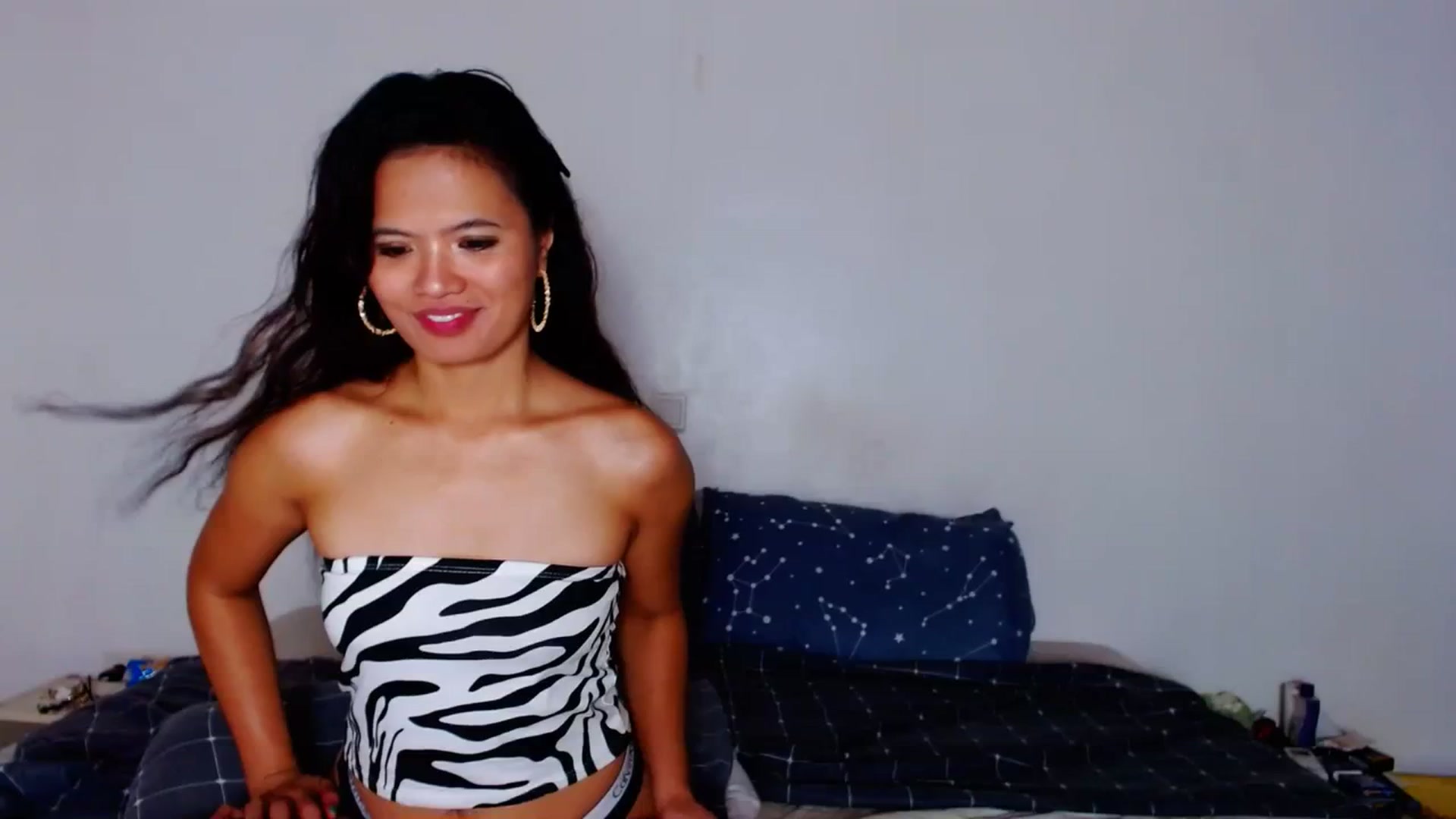 Gallery image thumbnail from SweetOne_4u's myfreecams stream on, 08/30/2023, 21:01 image 11 of 20
