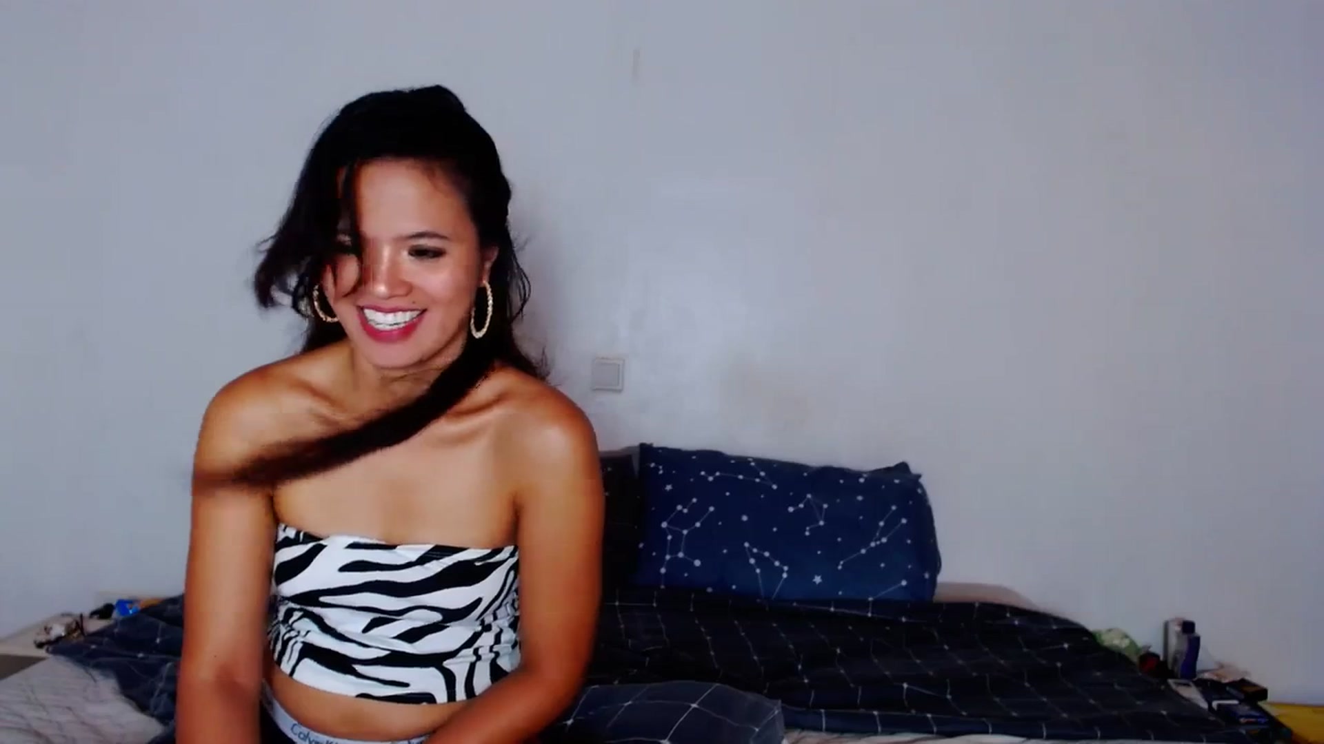 Gallery image thumbnail from SweetOne_4u's myfreecams stream on, 08/30/2023, 23:40 image 4 of 20
