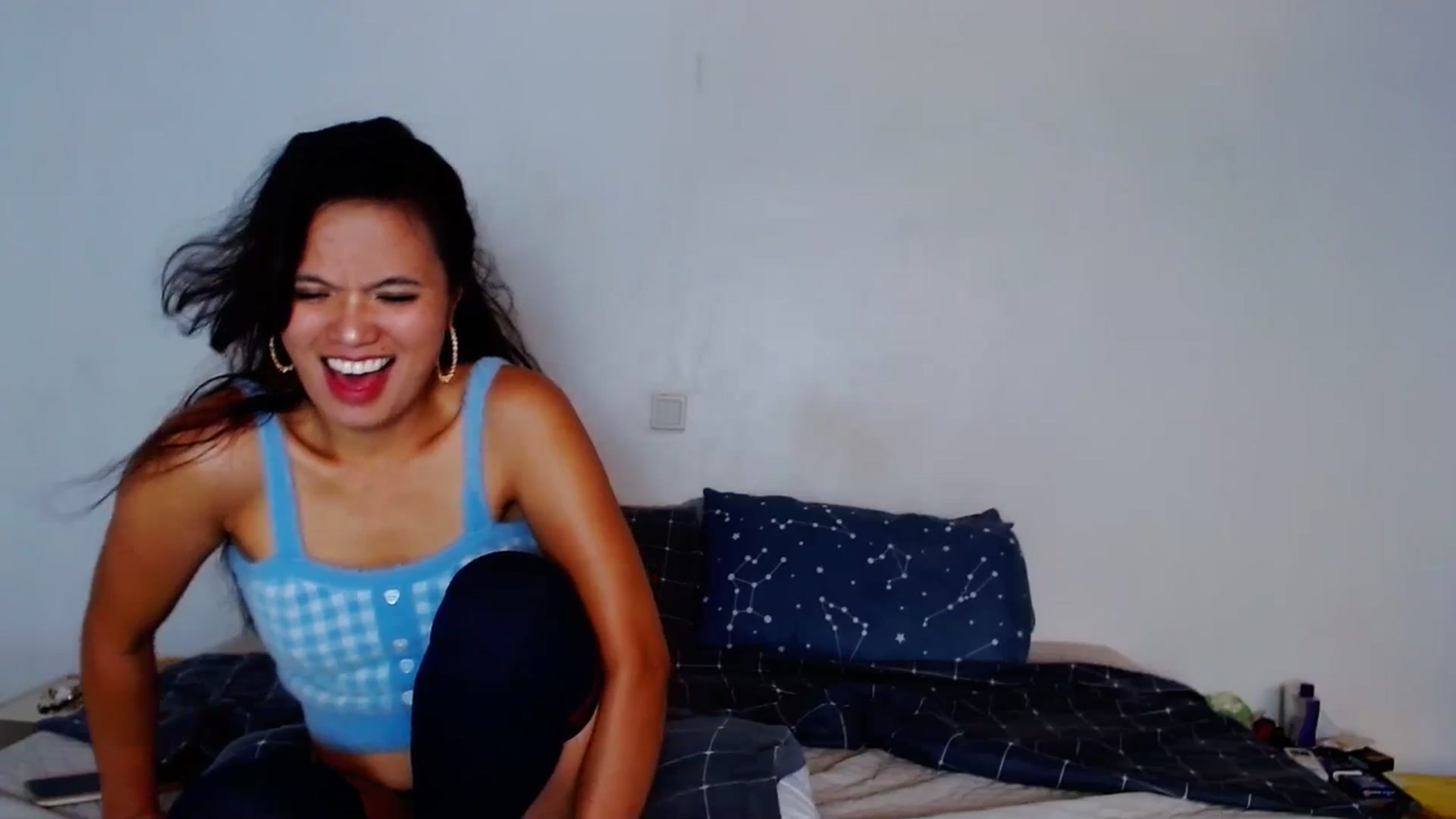 Gallery image thumbnail from SweetOne_4u's myfreecams stream on, 08/30/2023, 23:40 image 15 of 20