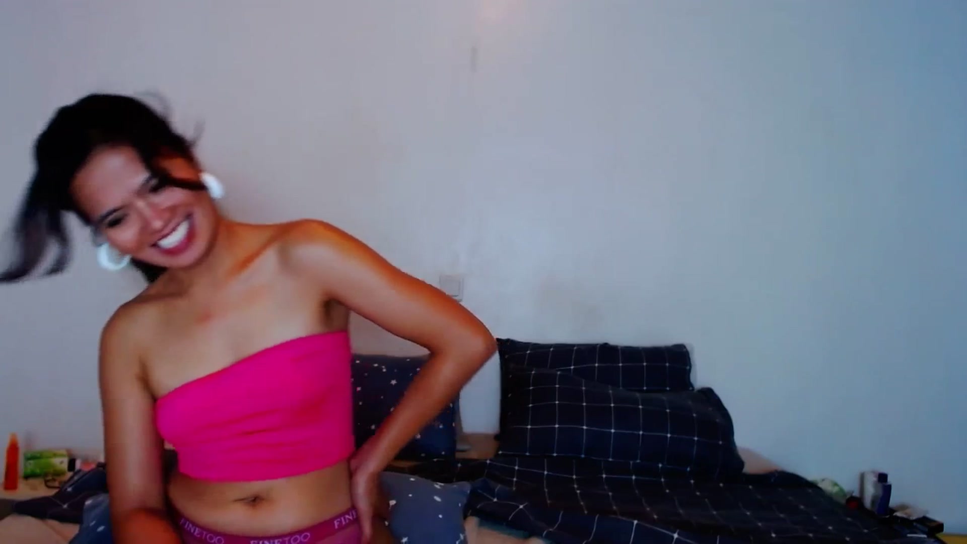 Gallery image thumbnail from SweetOne_4u's myfreecams stream on, 09/01/2023, 22:23 image 5 of 20