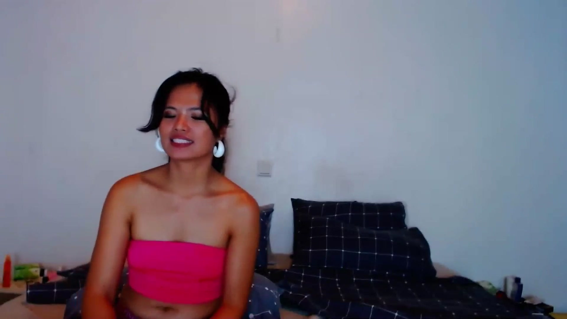 Gallery image thumbnail from SweetOne_4u's myfreecams stream on, 09/01/2023, 22:23 image 16 of 20
