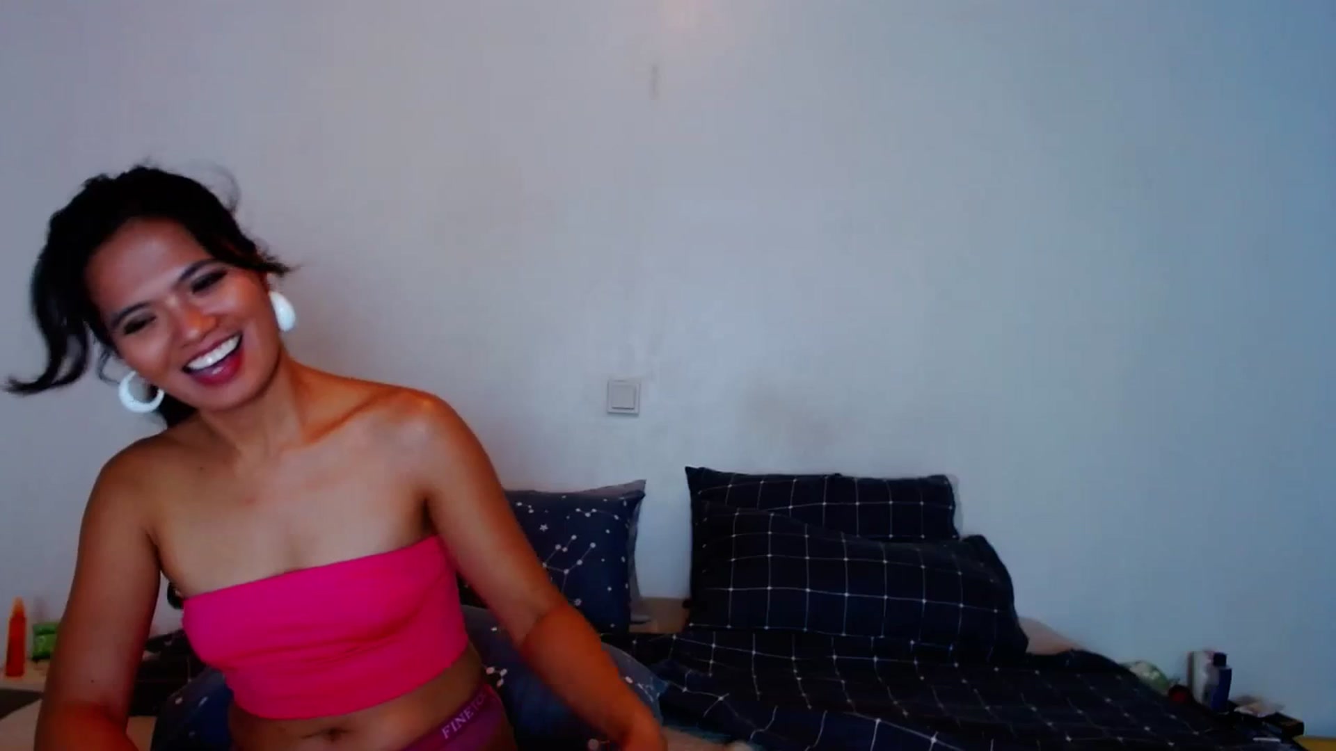 Gallery image thumbnail from SweetOne_4u's myfreecams stream on, 09/01/2023, 22:23 image 14 of 20