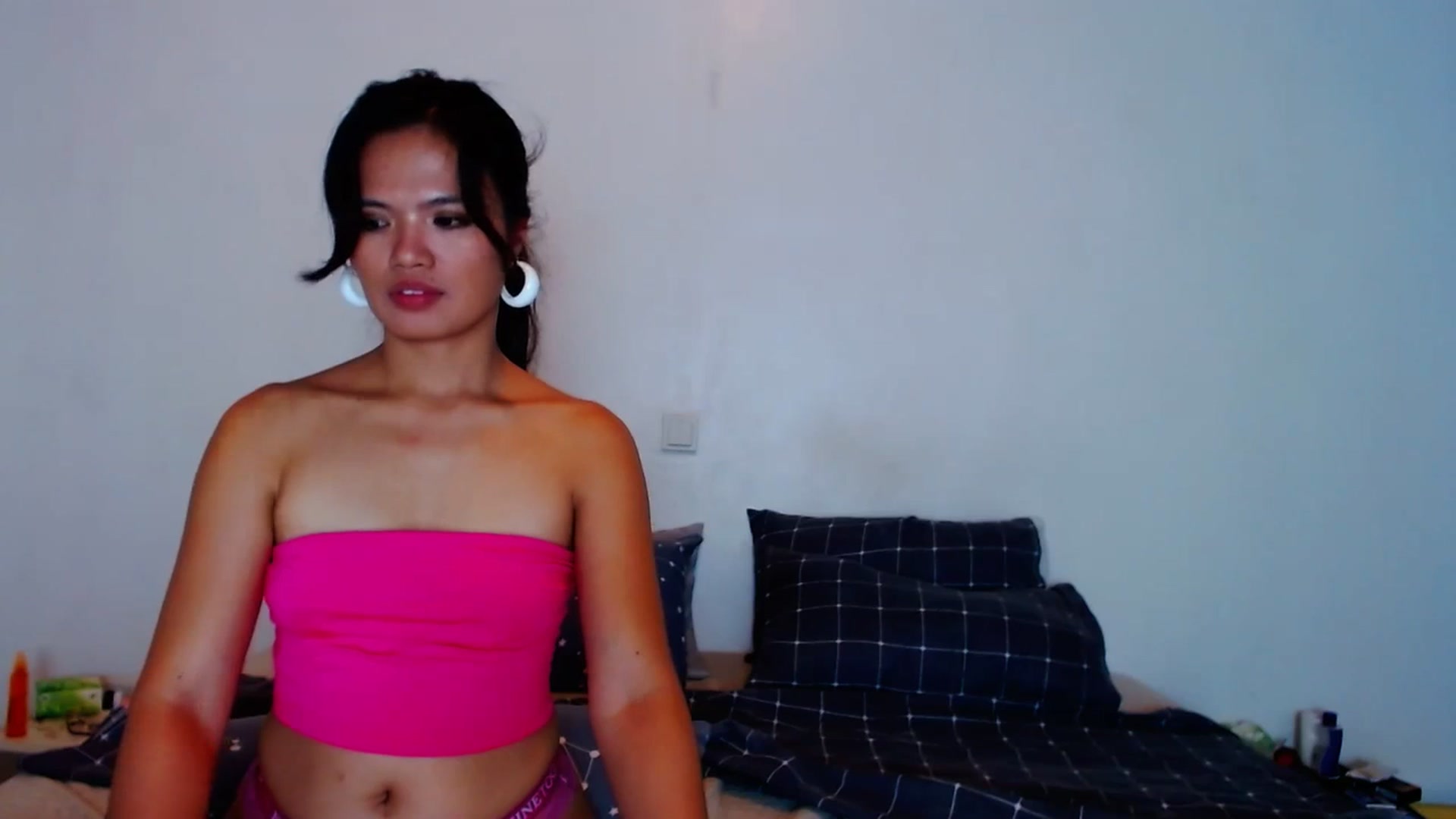 Gallery image thumbnail from SweetOne_4u's myfreecams stream on, 09/01/2023, 22:23 image 13 of 20