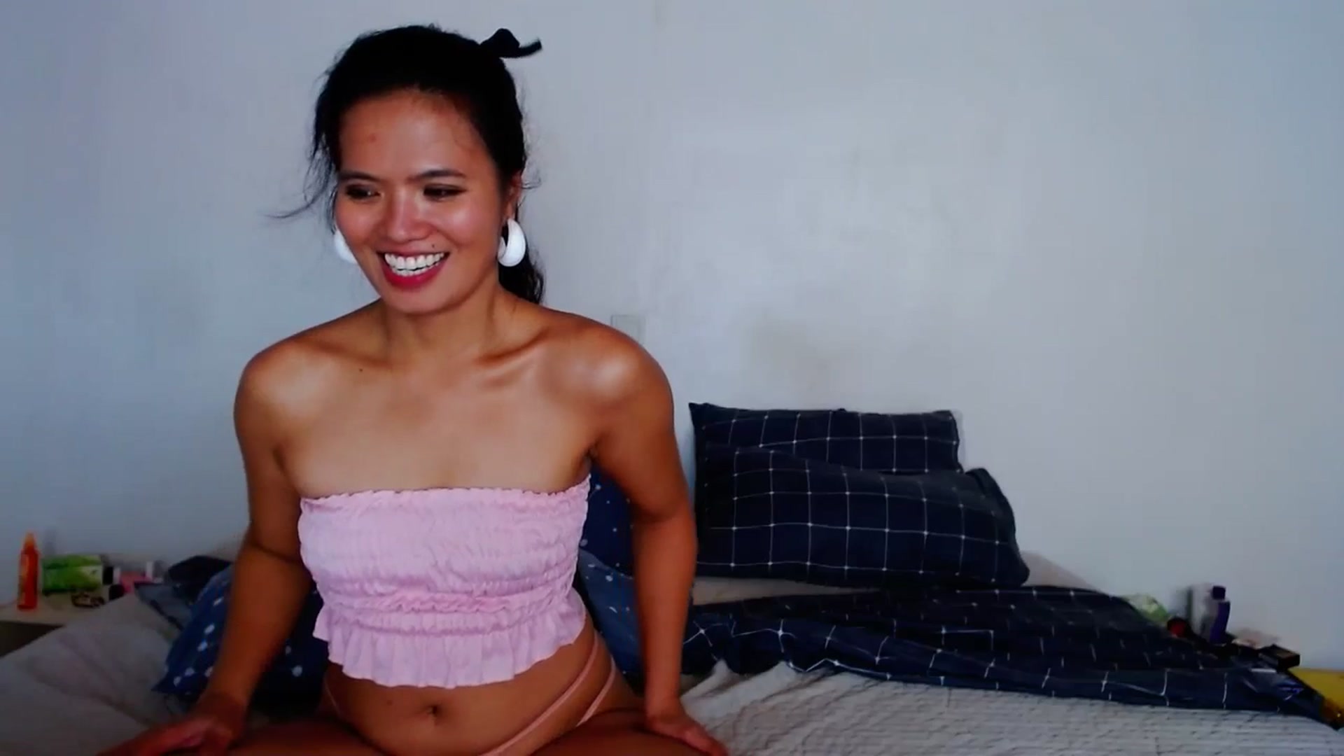 Gallery image thumbnail from SweetOne_4u's myfreecams stream on, 09/02/2023, 02:43 image 4 of 20