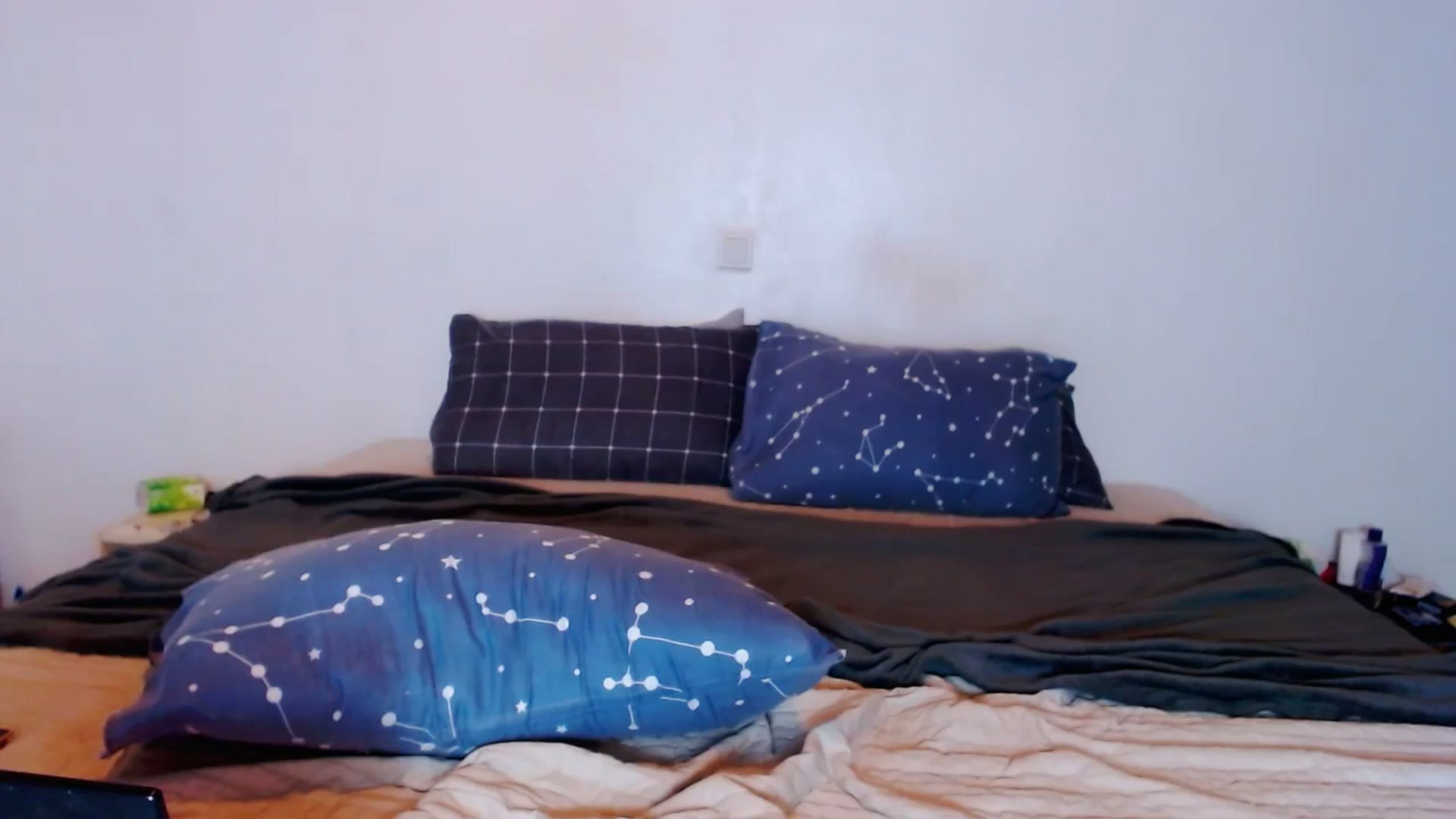 Gallery image thumbnail from SweetOne_4u's myfreecams stream on, 09/03/2023, 22:16 image 13 of 20
