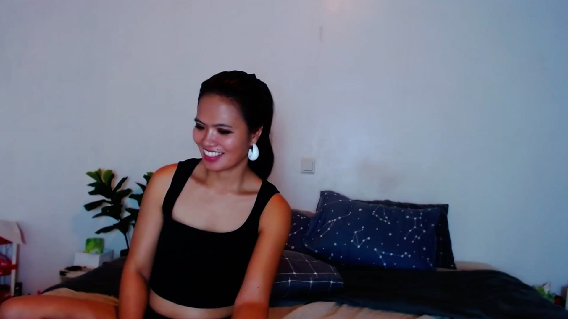 Gallery image thumbnail from SweetOne_4u's myfreecams stream on, 09/04/2023, 22:02 image 8 of 20