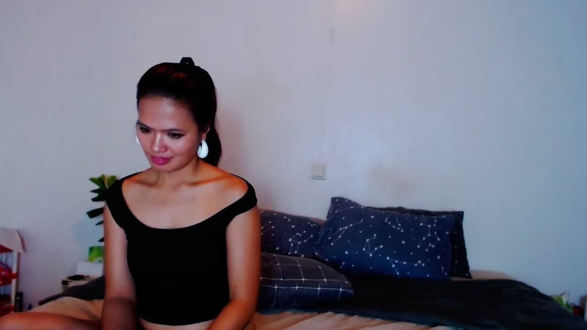 Gallery image thumbnail from SweetOne_4u's myfreecams stream on, 09/04/2023, 22:02 image 14 of 20