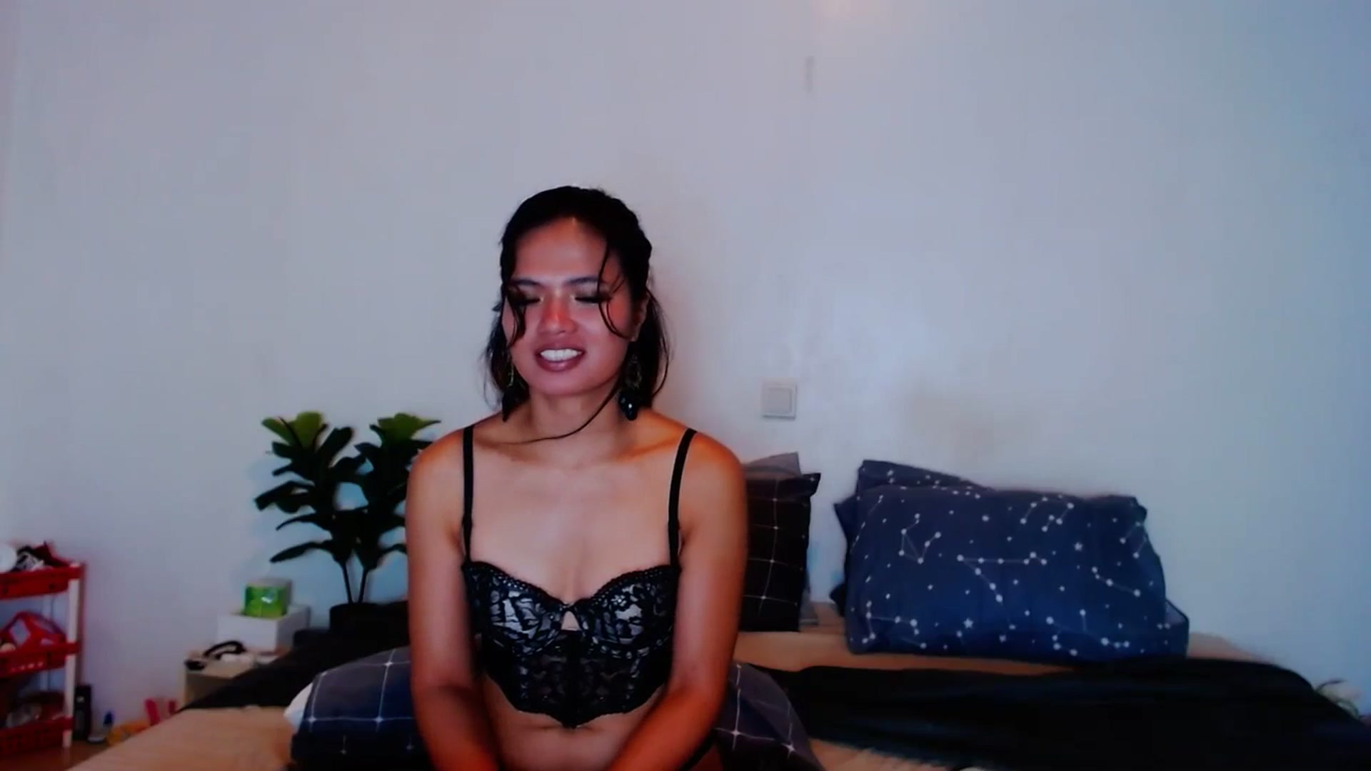 Gallery image thumbnail from SweetOne_4u's myfreecams stream on, 09/08/2023, 20:51 image 12 of 20
