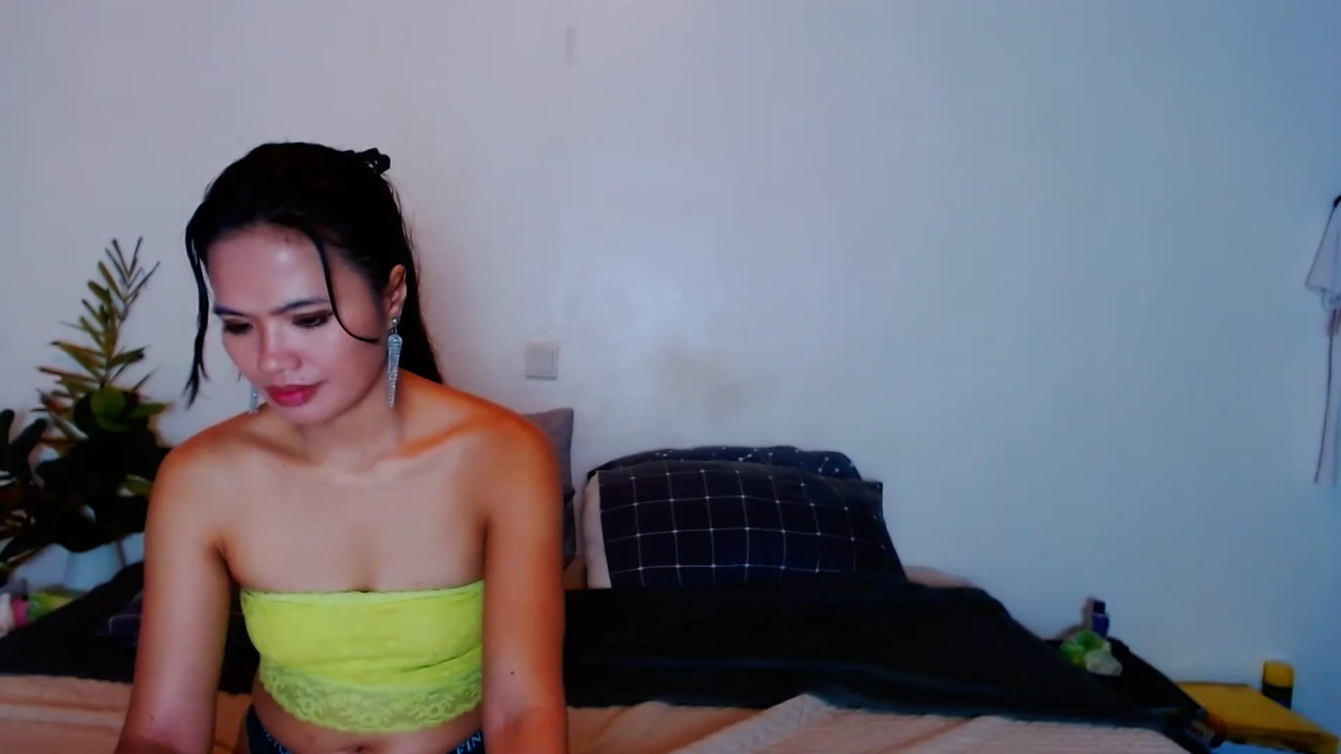 Gallery image thumbnail from SweetOne_4u's myfreecams stream on, 09/10/2023, 22:35 image 6 of 20