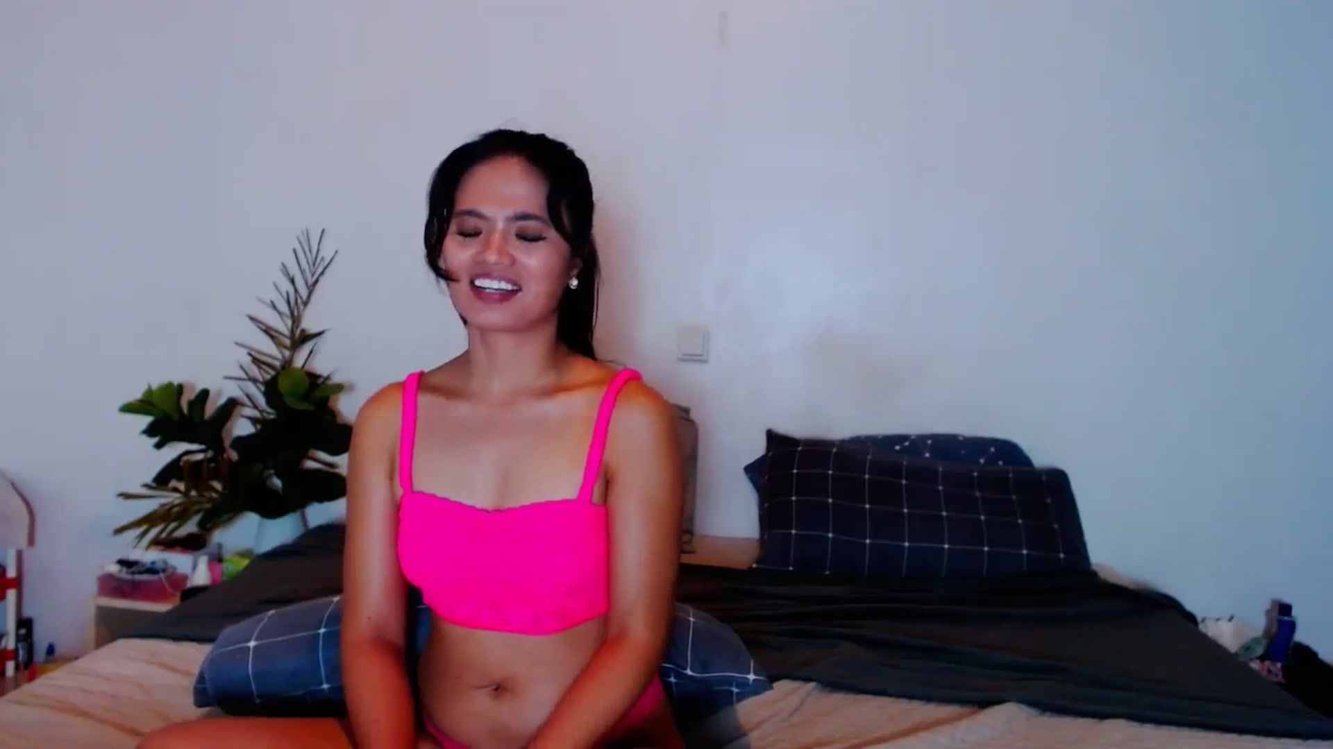 Gallery image thumbnail from SweetOne_4u's myfreecams stream on, 09/11/2023, 22:17 image 8 of 20