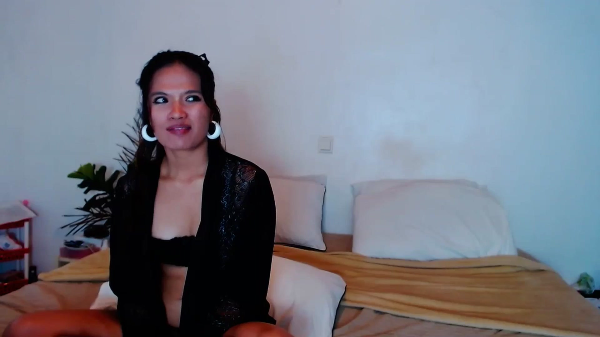 Gallery image thumbnail from SweetOne_4u's myfreecams stream on, 09/13/2023, 22:54 image 7 of 20