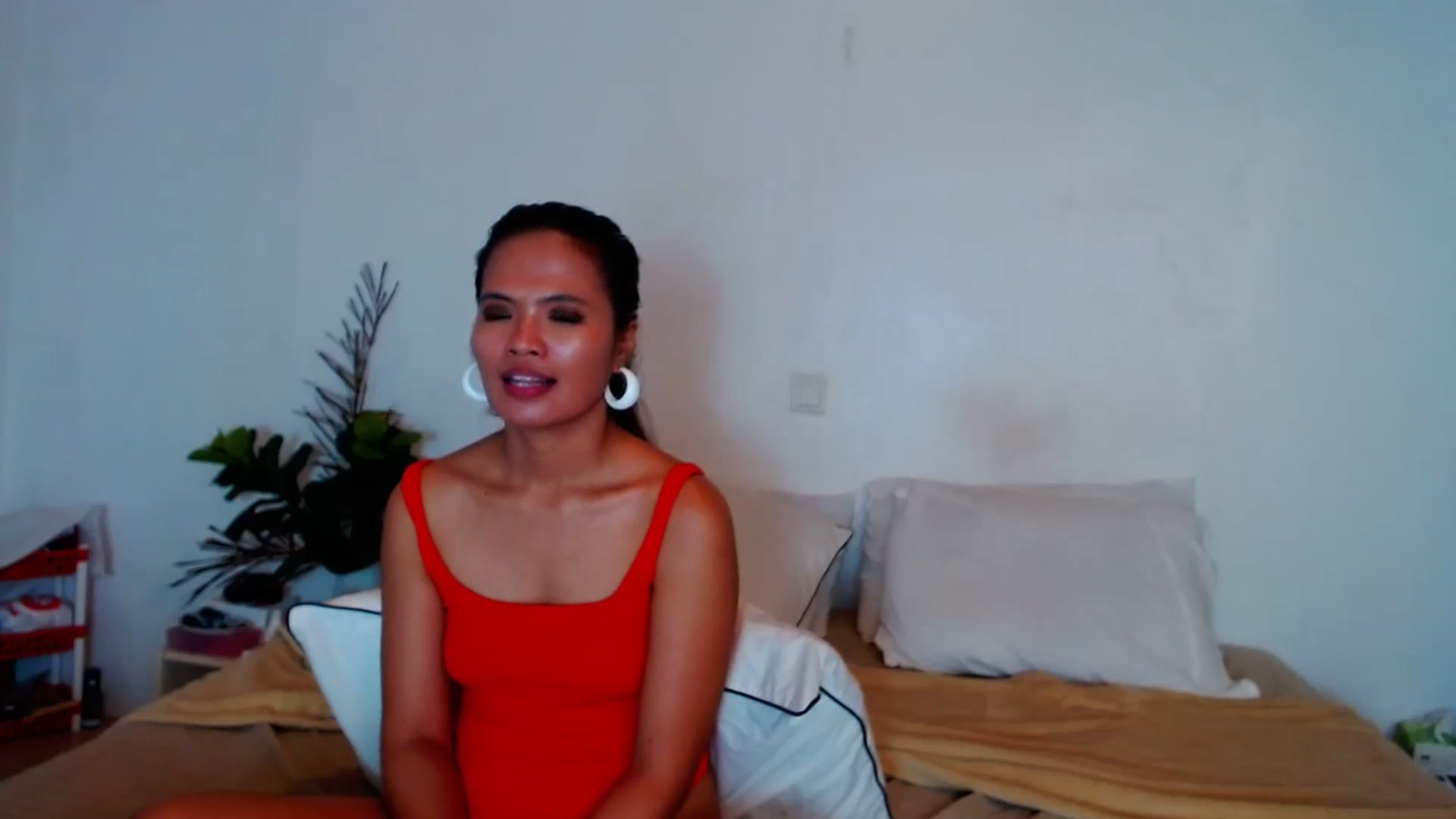 Gallery image thumbnail from SweetOne_4u's myfreecams stream on, 09/17/2023, 23:10 image 14 of 20