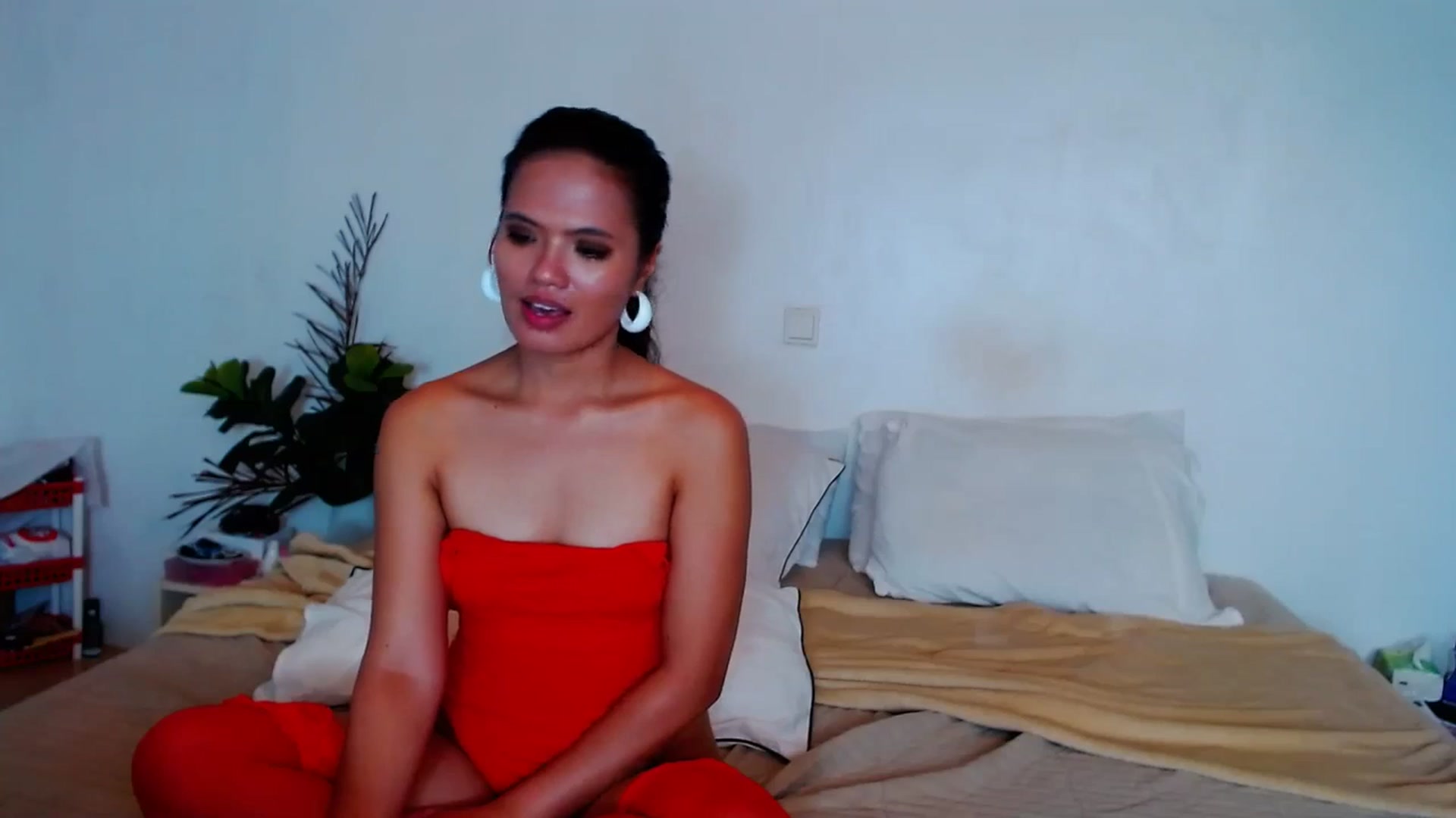 Gallery image thumbnail from SweetOne_4u's myfreecams stream on, 09/18/2023, 24:28 image 5 of 20
