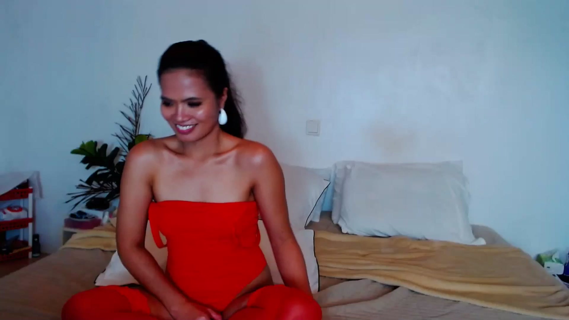 Gallery image thumbnail from SweetOne_4u's myfreecams stream on, 09/18/2023, 24:28 image 9 of 20