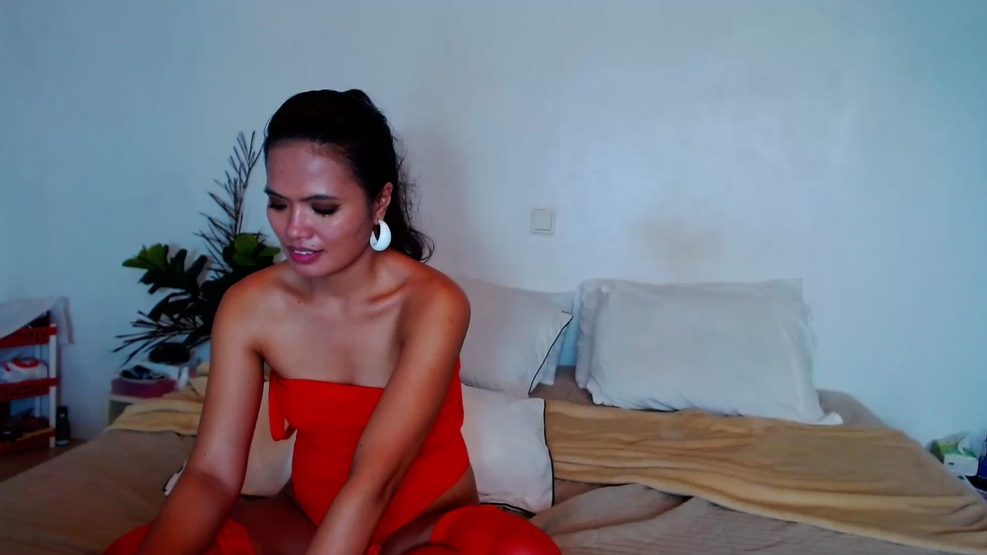 Gallery image thumbnail from SweetOne_4u's myfreecams stream on, 09/18/2023, 24:28 image 12 of 20