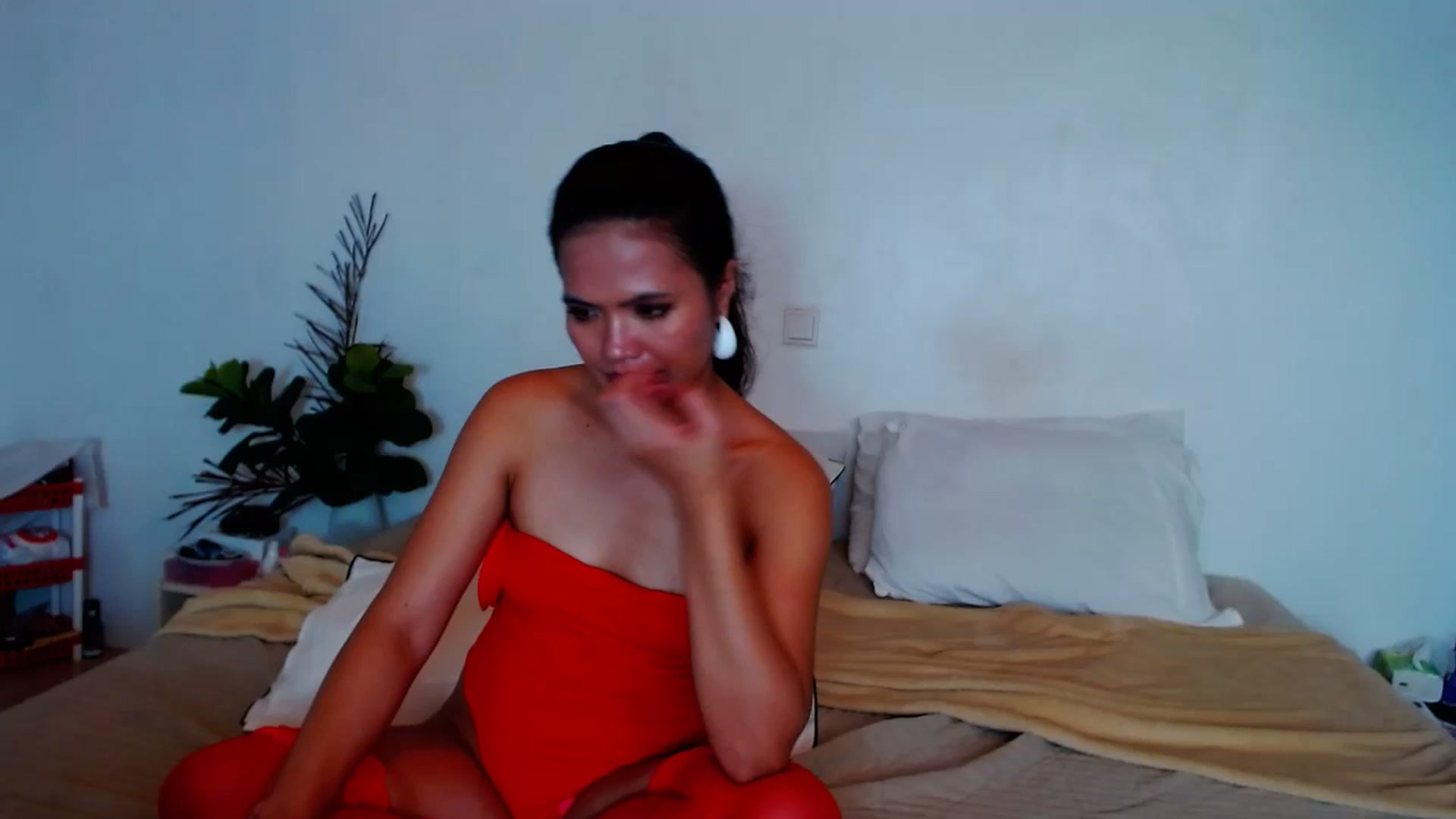 Gallery image thumbnail from SweetOne_4u's myfreecams stream on, 09/18/2023, 24:28 image 7 of 20