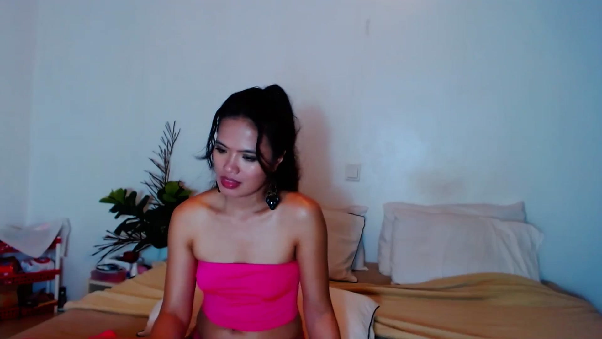 Gallery image thumbnail from SweetOne_4u's myfreecams stream on, 09/18/2023, 20:58 image 20 of 20