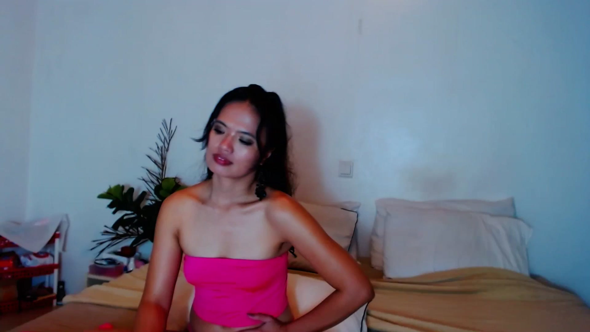 Gallery image thumbnail from SweetOne_4u's myfreecams stream on, 09/18/2023, 20:58 image 17 of 20