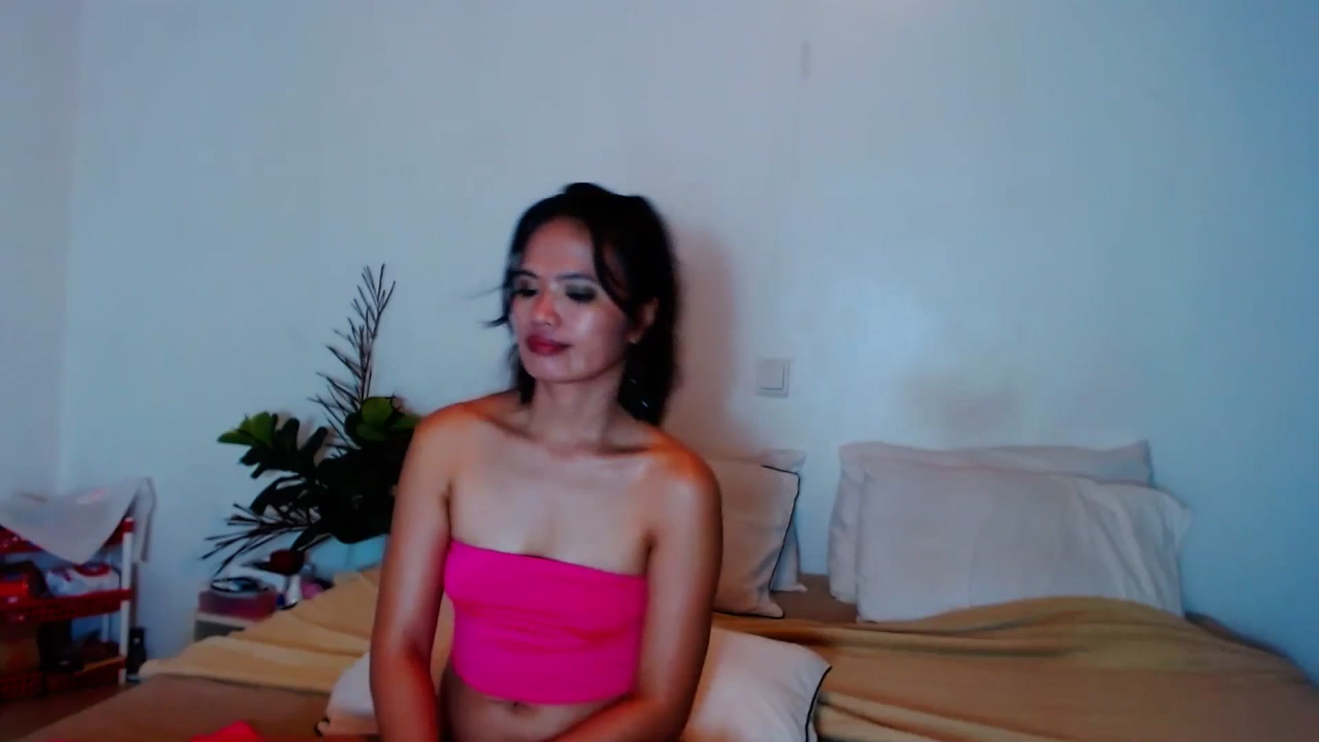 Gallery image thumbnail from SweetOne_4u's myfreecams stream on, 09/18/2023, 20:58 image 12 of 20