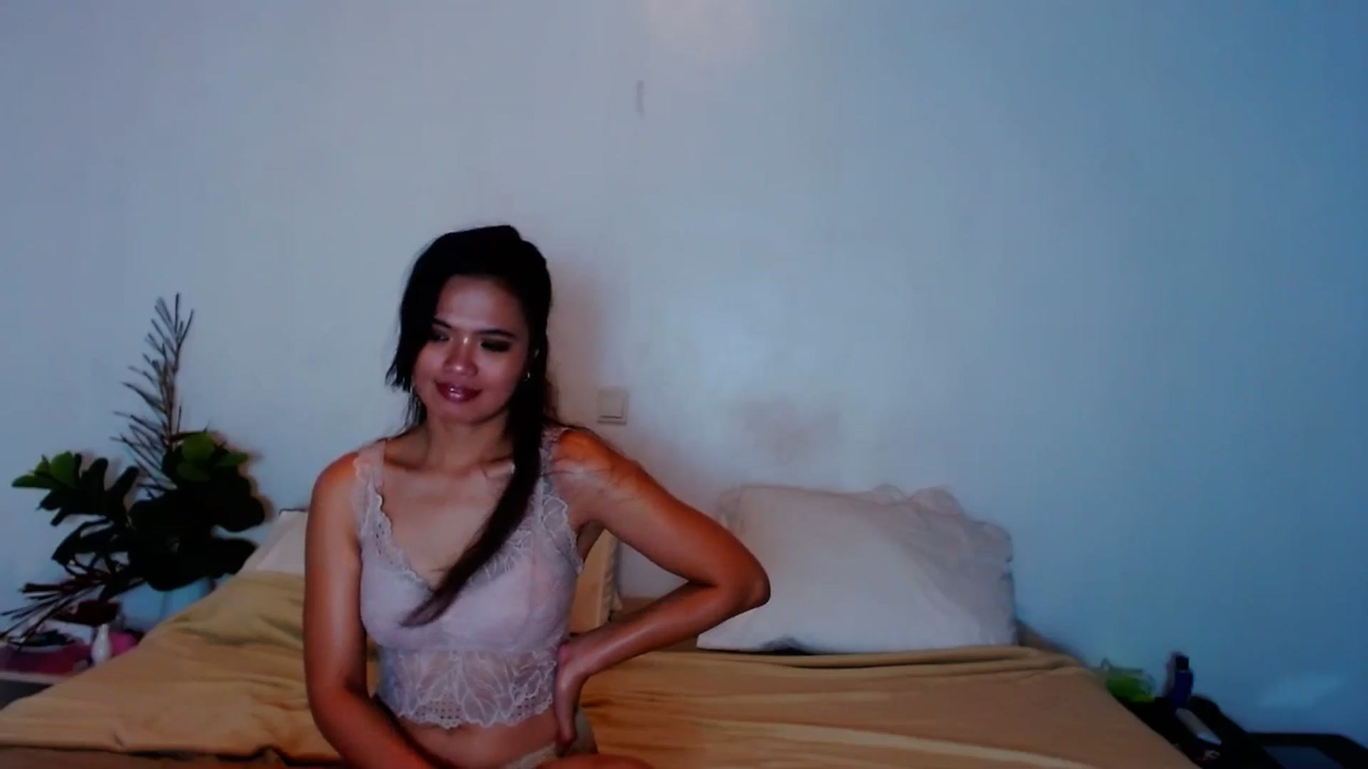 Gallery image thumbnail from SweetOne_4u's myfreecams stream on, 09/22/2023, 21:34 image 3 of 20