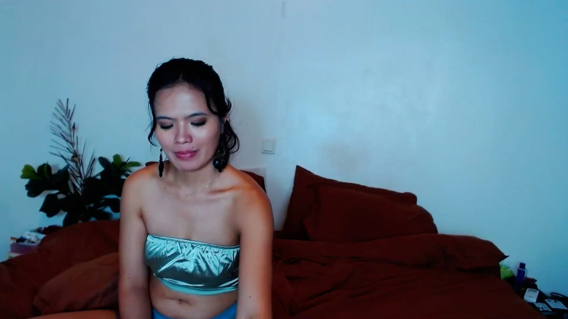 Gallery image thumbnail from SweetOne_4u's myfreecams stream on, 10/01/2023, 24:53 image 13 of 20