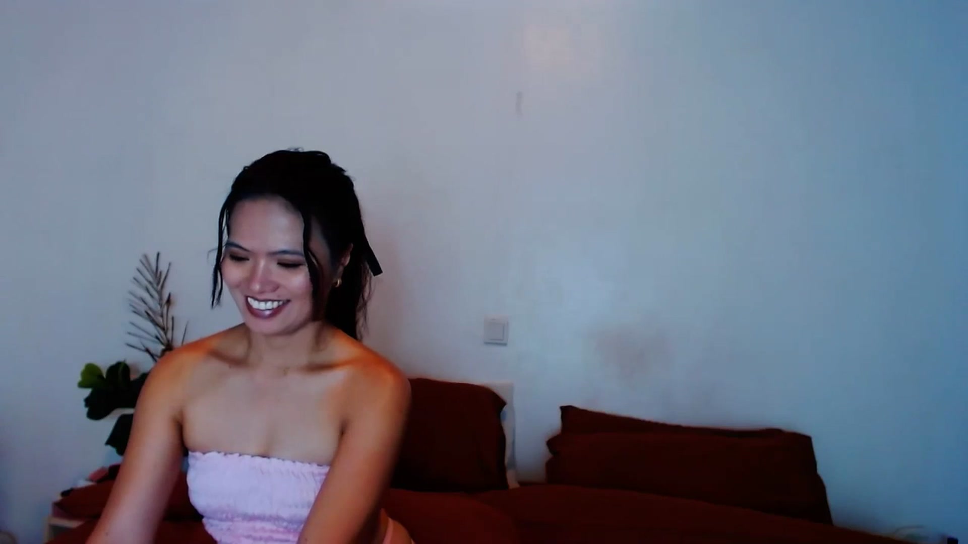 Gallery image thumbnail from SweetOne_4u's myfreecams stream on, 10/02/2023, 21:03 image 11 of 20