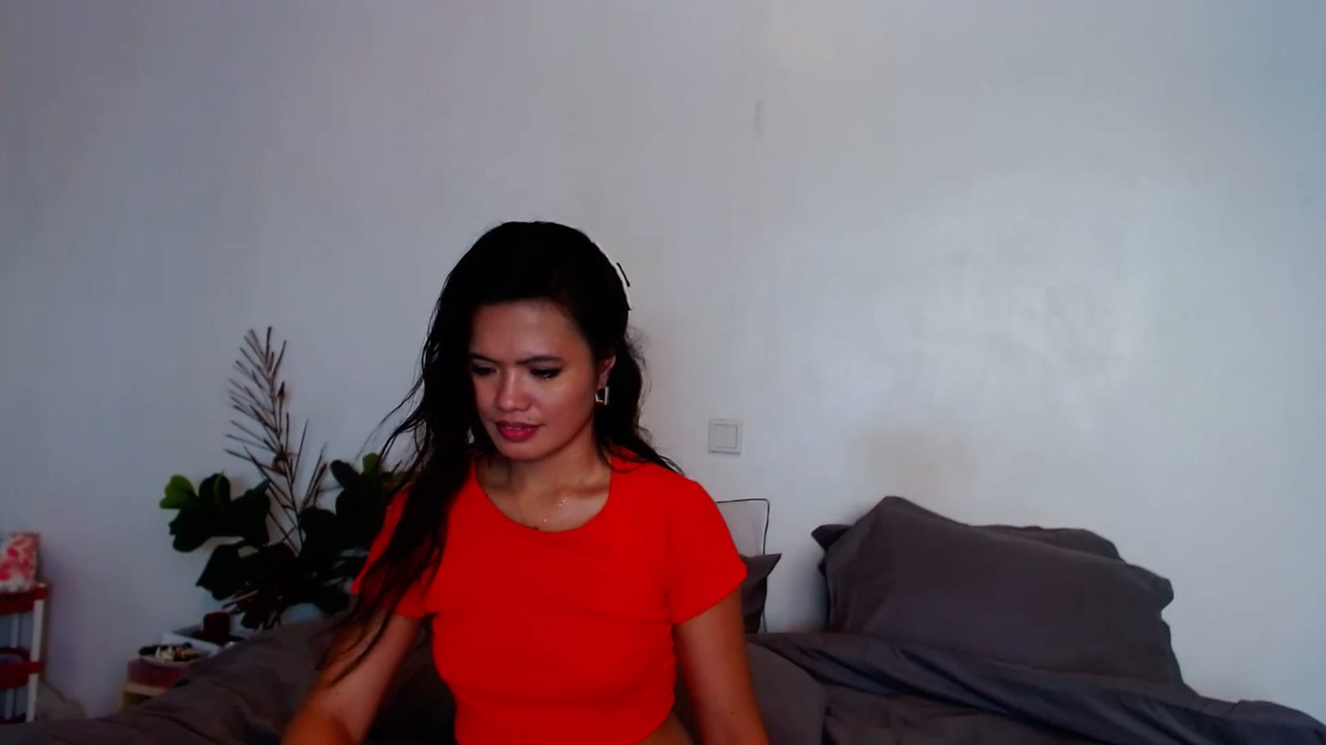 Gallery image thumbnail from SweetOne_4u's myfreecams stream on, 10/04/2023, 24:01 image 16 of 20