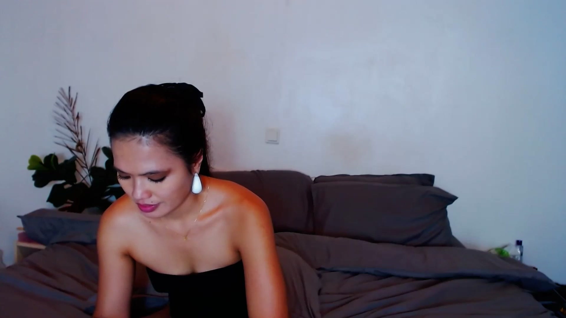 Gallery image thumbnail from SweetOne_4u's myfreecams stream on, 10/07/2023, 24:00 image 4 of 20