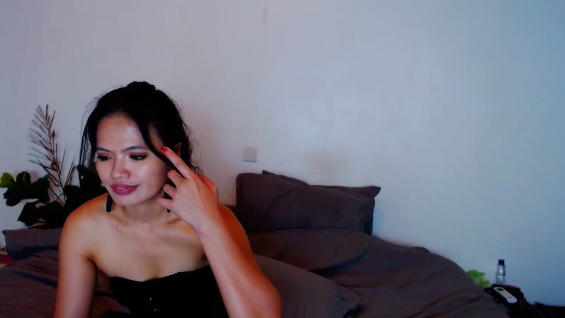 Gallery image thumbnail from SweetOne_4u's myfreecams stream on, 10/08/2023, 23:35 image 18 of 20