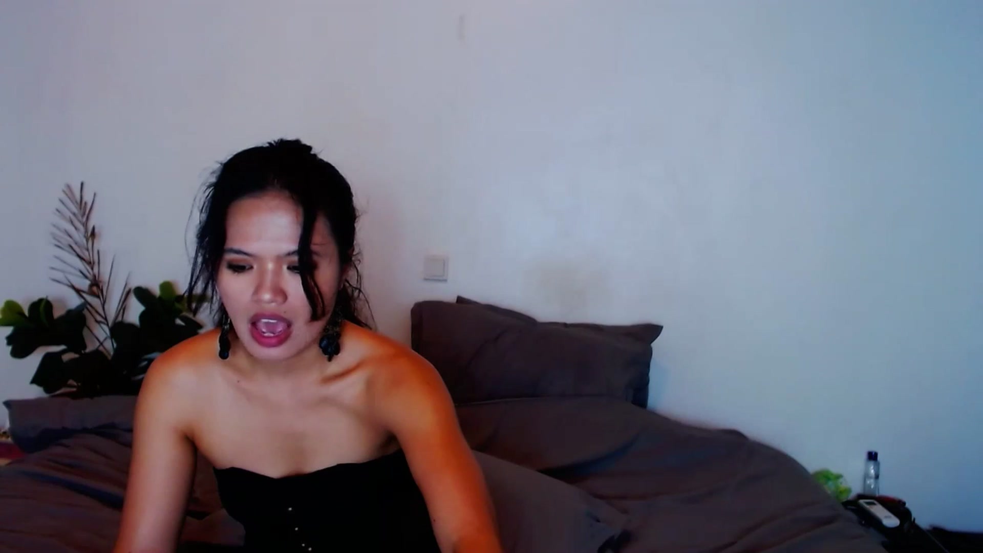 Gallery image thumbnail from SweetOne_4u's myfreecams stream on, 10/08/2023, 23:35 image 16 of 20