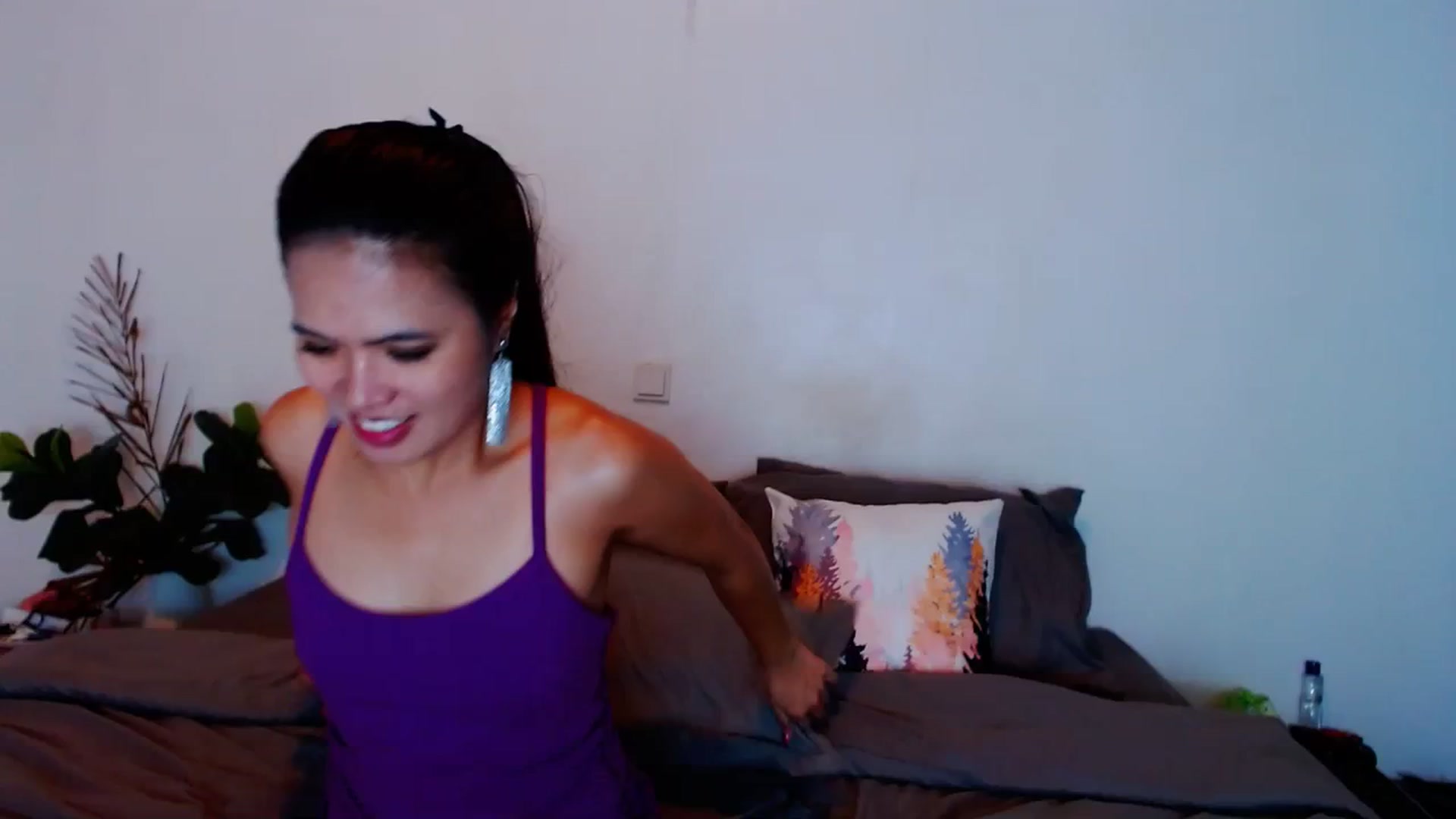 Gallery image thumbnail from SweetOne_4u's myfreecams stream on, 10/09/2023, 23:45 image 12 of 20