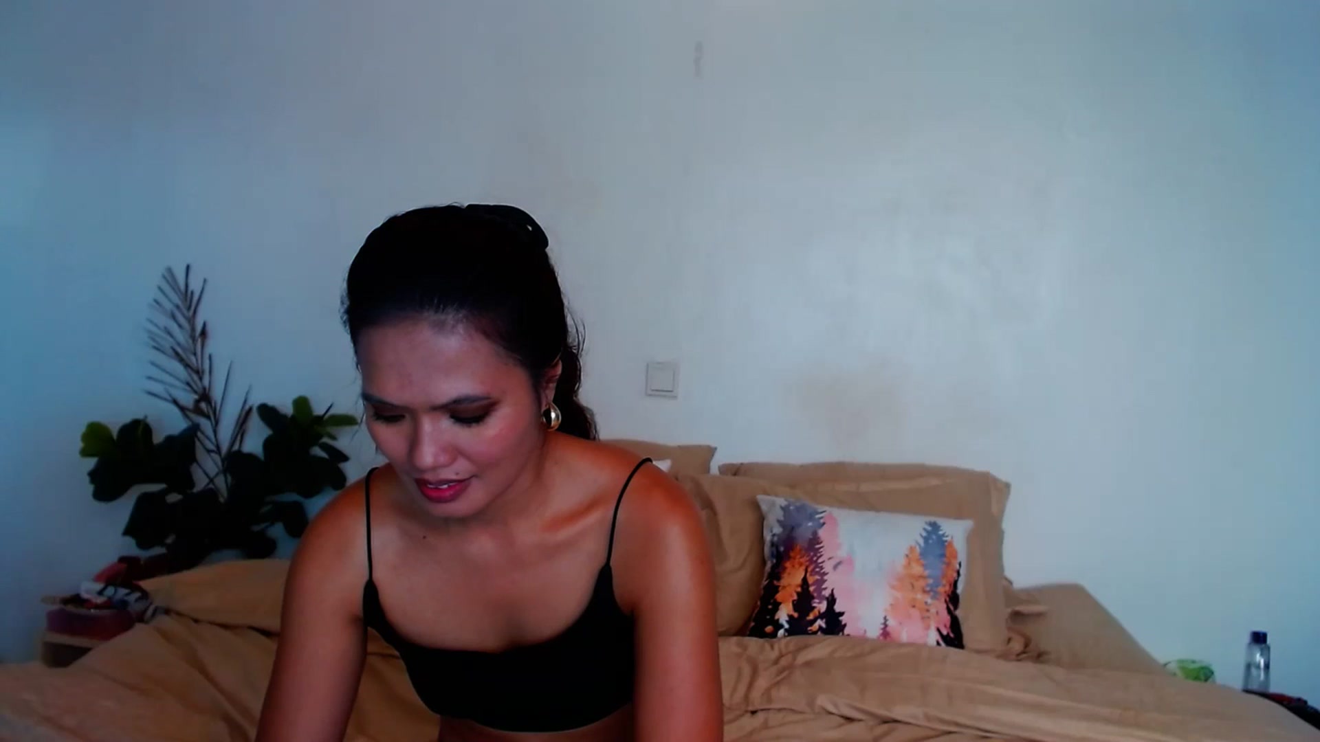 Gallery image thumbnail from SweetOne_4u's myfreecams stream on, 10/14/2023, 01:16 image 6 of 20